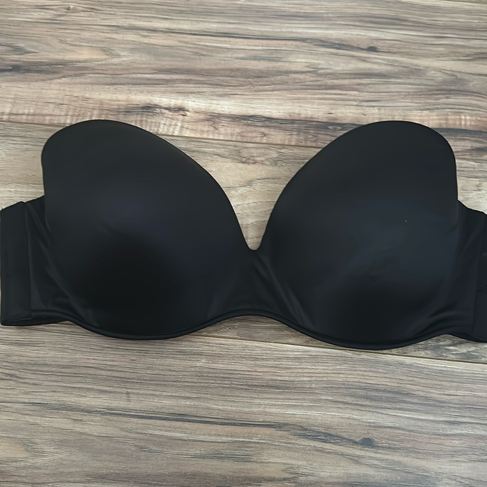 Cacique black molded cup strapless bra size 40DDD (40F) worn once